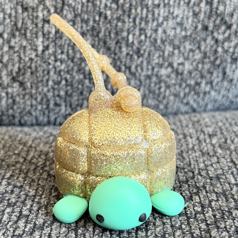 NWOT Bath and body works Shiny Turtle Pocketbac Holder